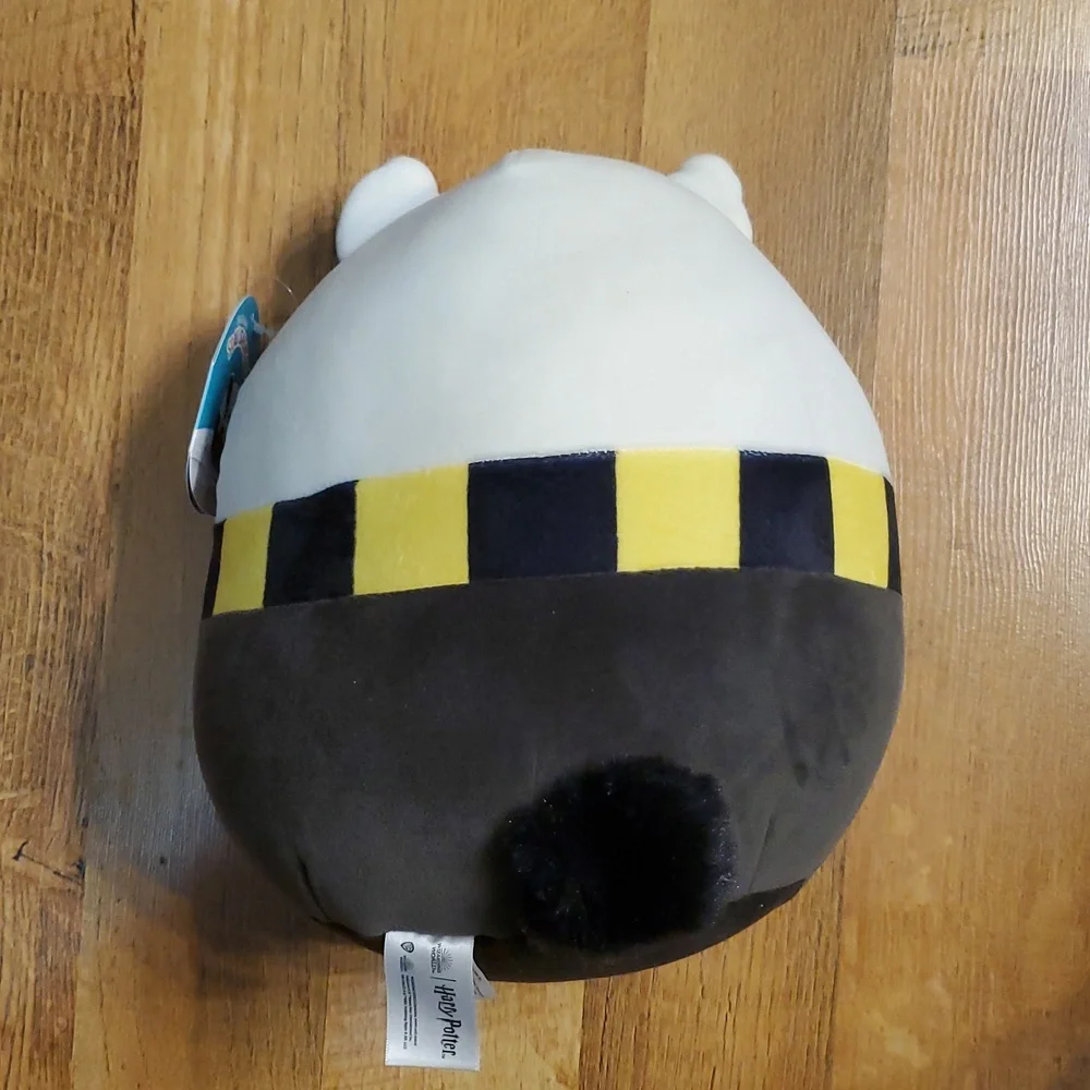 Squishmallows NWT‎ Hufflepuff Badger 10